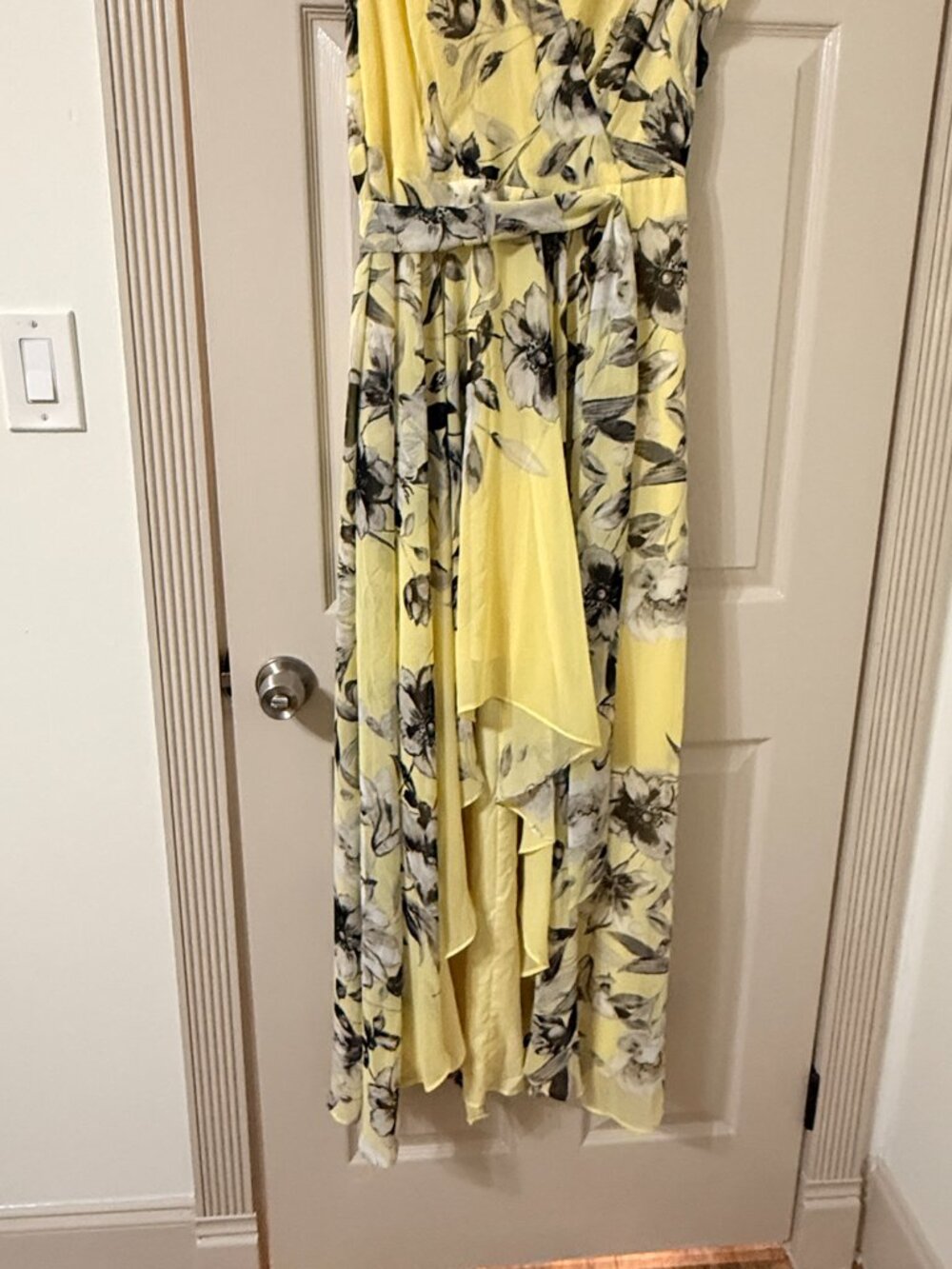White House Black Market Yellow and Black Floral Wrap Flowy Maxi Dress sz 16 - Picture 2 of 7